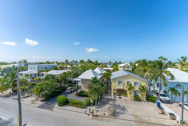11 Center Ln, Key Largo, FL 33037