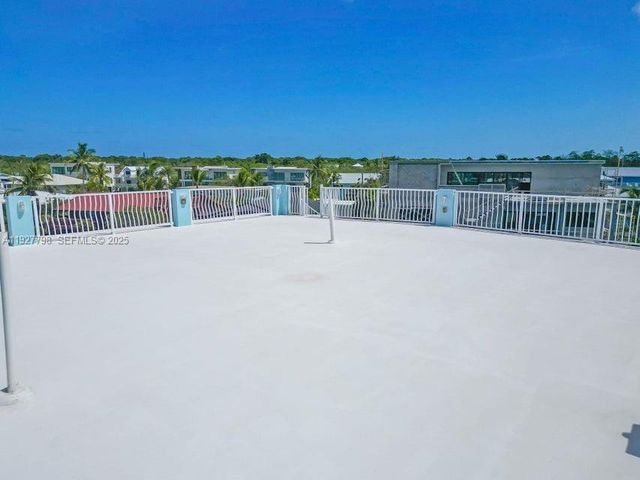 11 Center Ln, Key Largo, FL 33037