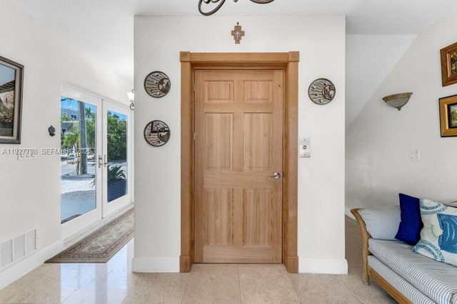 11 Center Ln, Key Largo, FL 33037