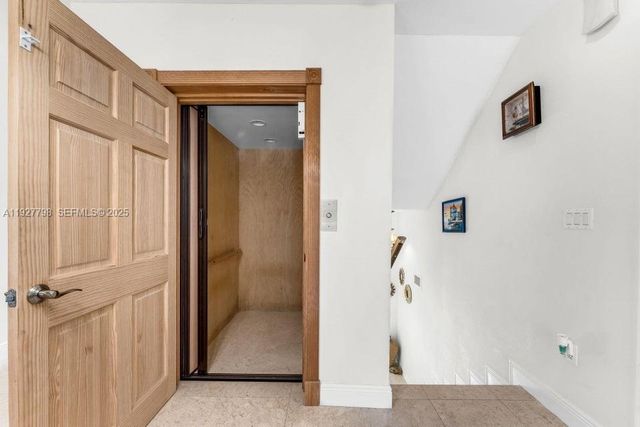 11 Center Ln, Key Largo, FL 33037