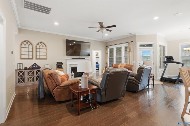 4506 Waverly Court SE, Owens Cross Roads, AL 35763