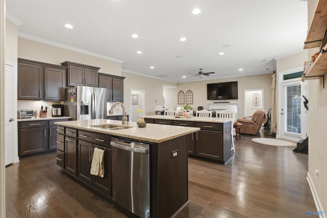 4506 Waverly Court SE, Owens Cross Roads, AL 35763