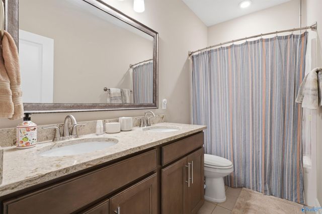 4506 Waverly Court SE, Owens Cross Roads, AL 35763