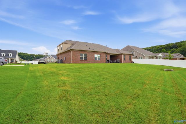 4506 Waverly Court SE, Owens Cross Roads, AL 35763
