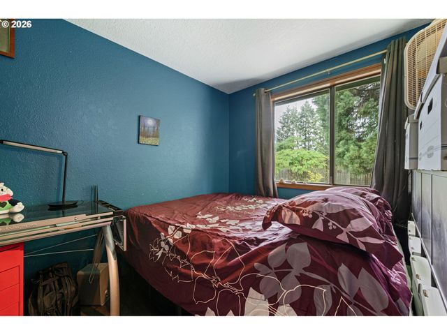 25181 CHENEY Dr, Veneta, OR 97487