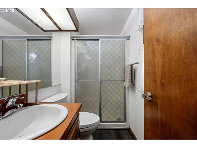 25181 CHENEY Dr, Veneta, OR 97487