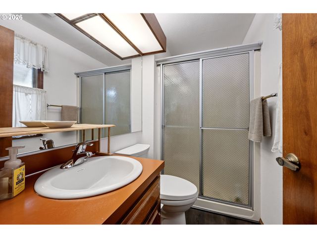 25181 CHENEY Dr, Veneta, OR 97487