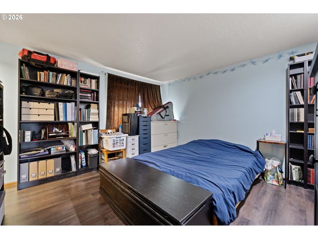 25181 CHENEY Dr, Veneta, OR 97487