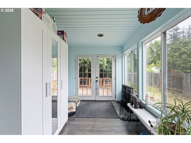 25181 CHENEY Dr, Veneta, OR 97487