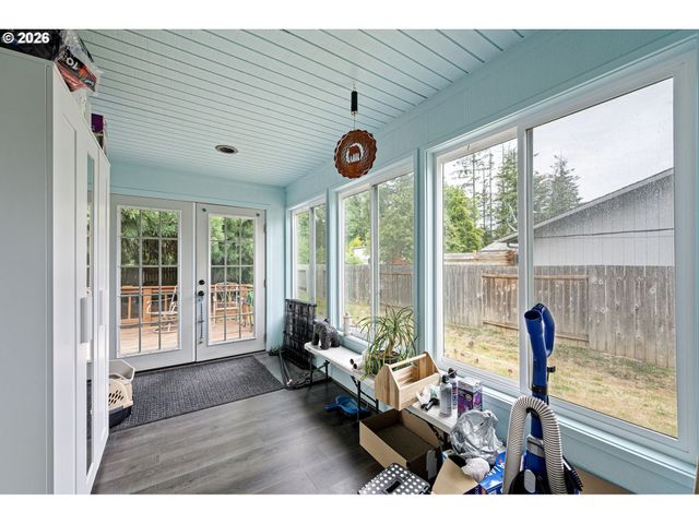 25181 CHENEY Dr, Veneta, OR 97487