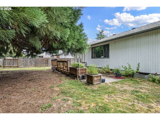 25181 CHENEY Dr, Veneta, OR 97487