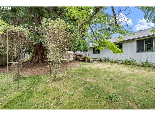 25181 CHENEY Dr, Veneta, OR 97487