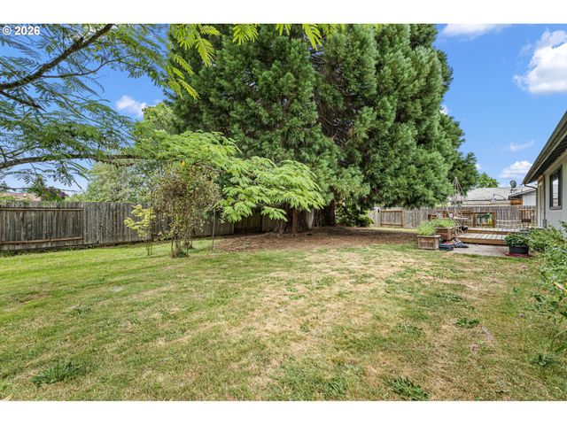 25181 CHENEY Dr, Veneta, OR 97487