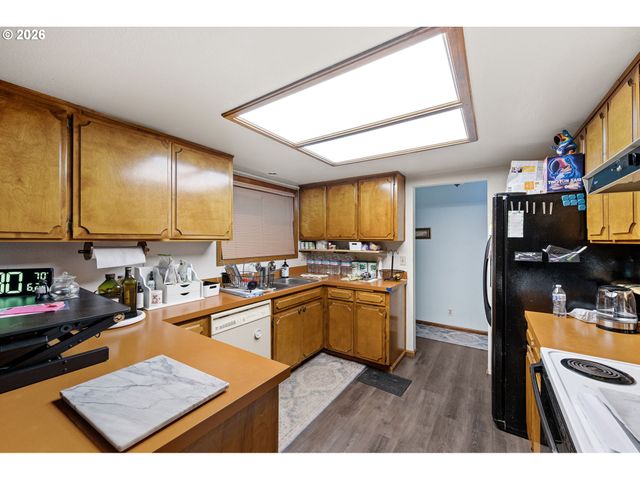 25181 CHENEY Dr, Veneta, OR 97487