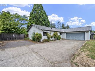 25181 CHENEY Dr, Veneta, OR 97487