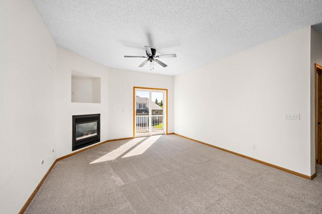 18275 Kerrville Trail 402, Lakeville, MN 55044