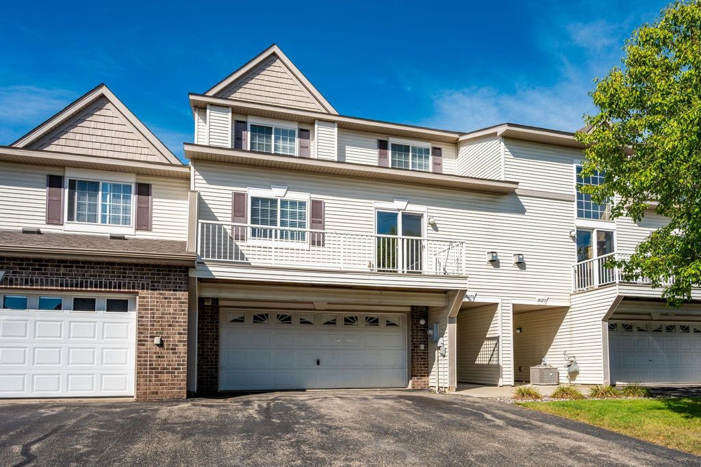 18275 Kerrville Trail 402, Lakeville, MN 55044