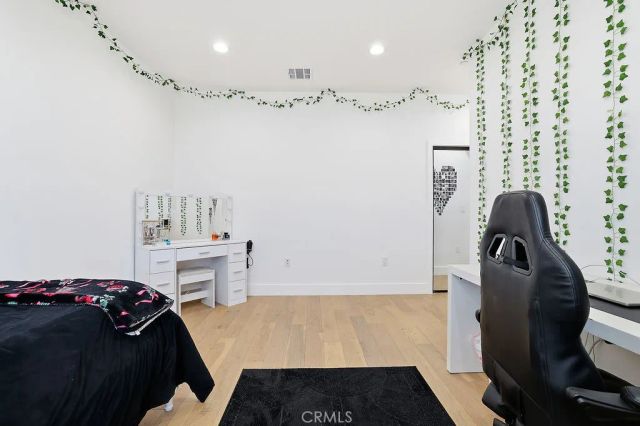 6511 N Contour Lane, North Hollywood, CA 91606