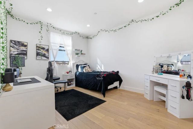 6511 N Contour Lane, North Hollywood, CA 91606