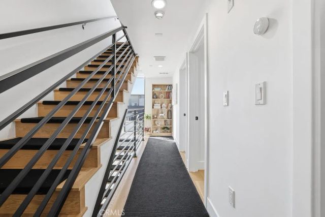 6511 N Contour Lane, North Hollywood, CA 91606