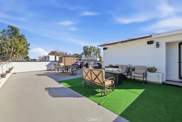 6511 N Contour Lane, North Hollywood, CA 91606