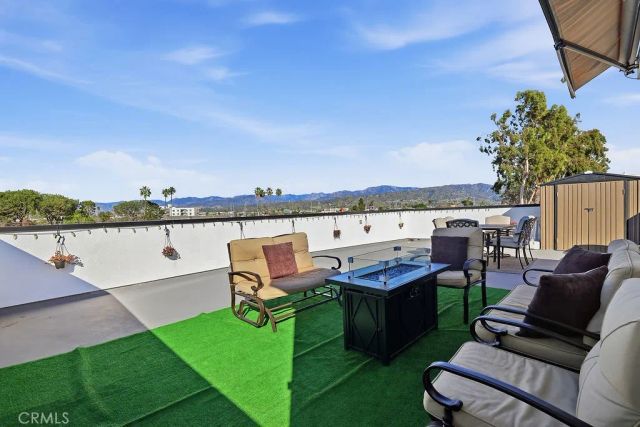 6511 N Contour Lane, North Hollywood, CA 91606