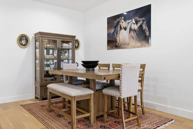 6511 N Contour Lane, North Hollywood, CA 91606