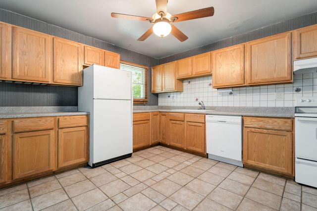 16053 Lakeside Road, Union Pier, MI 49129