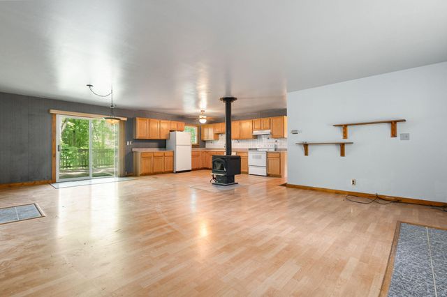 16053 Lakeside Road, Union Pier, MI 49129