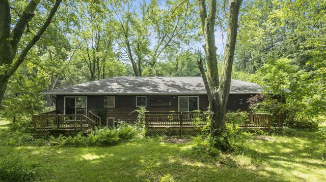 16053 Lakeside Road, Union Pier, MI 49129