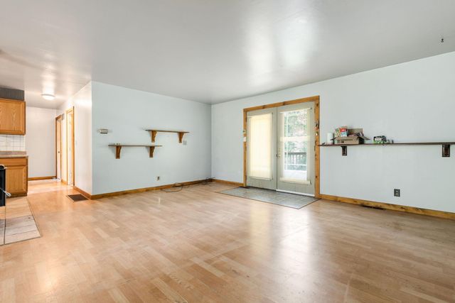 16053 Lakeside Road, Union Pier, MI 49129