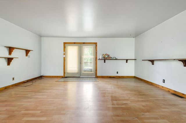 16053 Lakeside Road, Union Pier, MI 49129