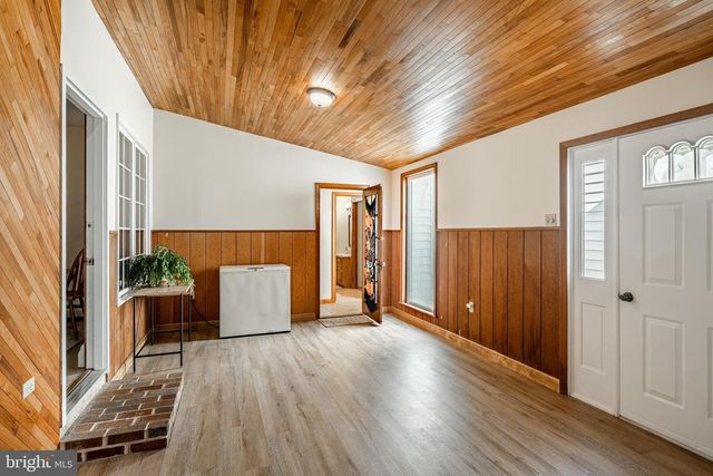 2190 E BUCK RD, Pennsburg, PA 18073