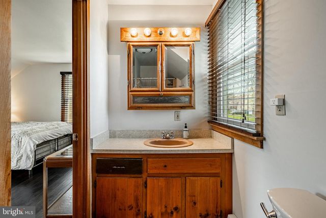 2190 E BUCK RD, Pennsburg, PA 18073