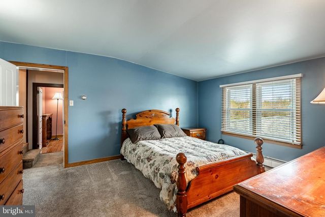 2190 E BUCK RD, Pennsburg, PA 18073
