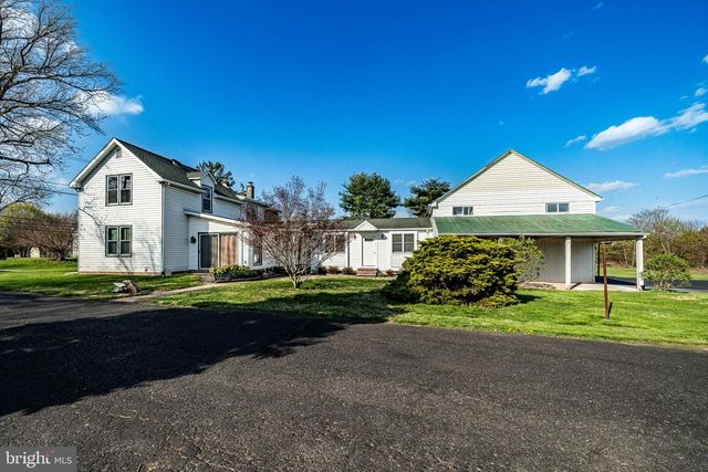 2190 E BUCK RD, Pennsburg, PA 18073