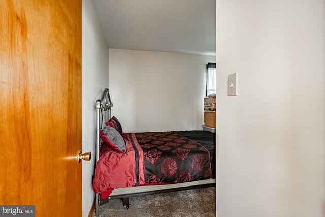 2190 E BUCK RD, Pennsburg, PA 18073