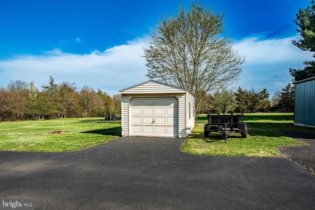 2190 E BUCK RD, Pennsburg, PA 18073