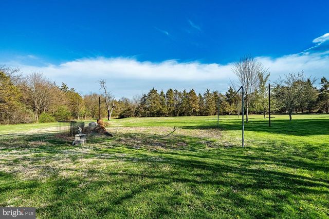 2190 E BUCK RD, Pennsburg, PA 18073