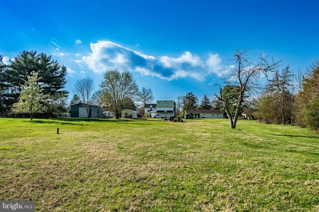 2190 E BUCK RD, Pennsburg, PA 18073