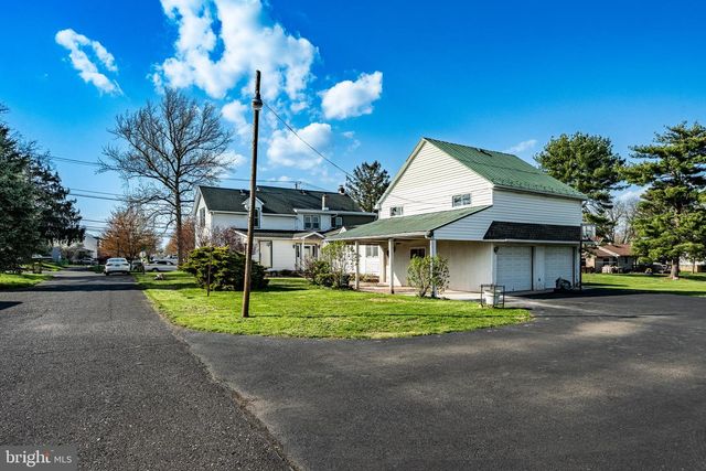 2190 E BUCK RD, Pennsburg, PA 18073