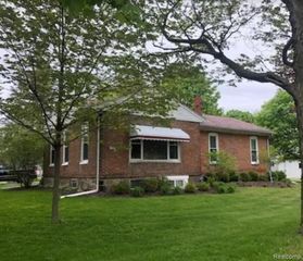 6209 E Atherton Road, Burton, MI 48519