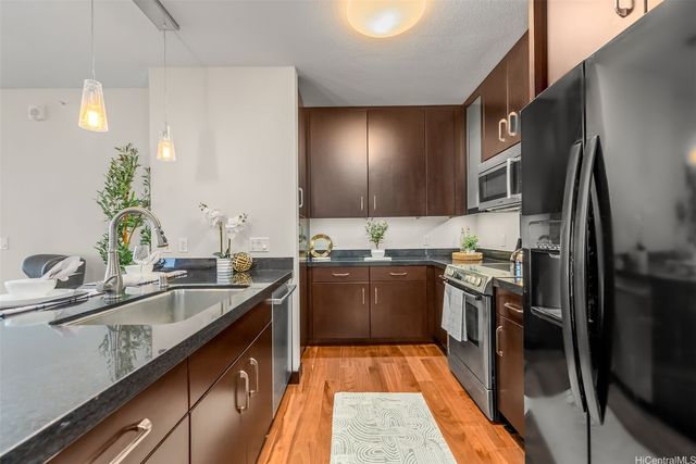 1189 Waimanu Street 1904, Honolulu, HI 96814