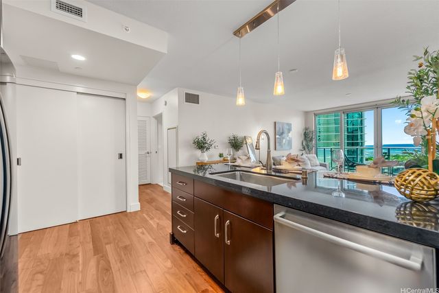 1189 Waimanu Street 1904, Honolulu, HI 96814