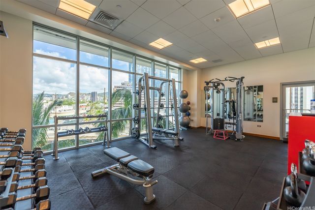 1189 Waimanu Street 1904, Honolulu, HI 96814