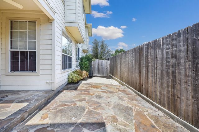 8518 Cahill DR 32, Austin, TX 78729