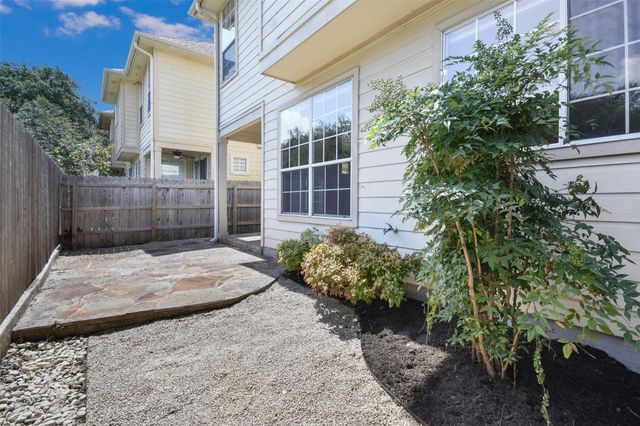 8518 Cahill DR 32, Austin, TX 78729