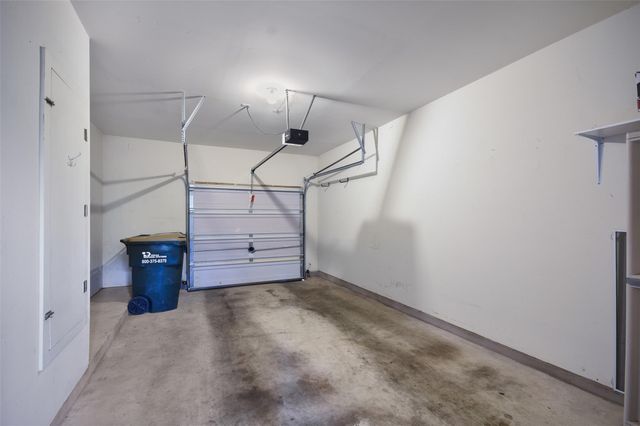 8518 Cahill DR 32, Austin, TX 78729