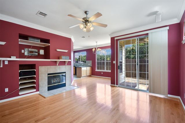 8518 Cahill DR 32, Austin, TX 78729