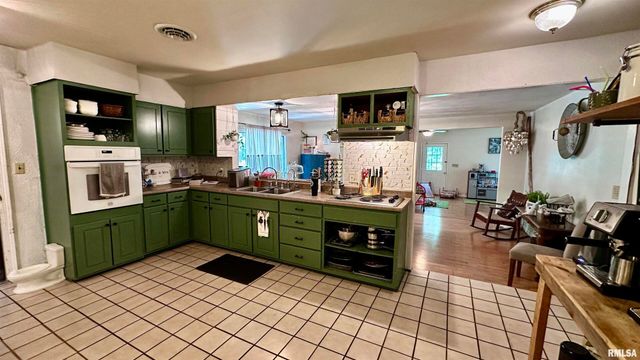 909 NORTH Road, Westfrank, IL 62896